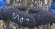 12133 Crochet mittens, 2-ply