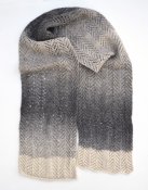 1324 Scarf with pretty pattern