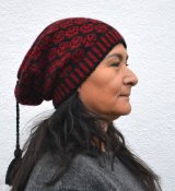 3522 - Beanie with tassel ”Small Roses”
