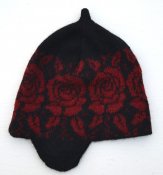 3530 - Cap with ear-flaps ”Roses”