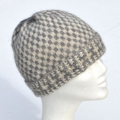 11150 Öland beanie with checkered pattern