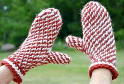 1291 Lovikka mittens in slip stitch crochet