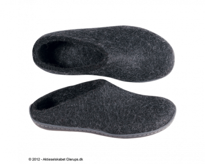 Felted slipper with rubber sole