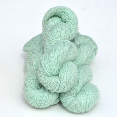 6/2-3171 Mint green on white wool